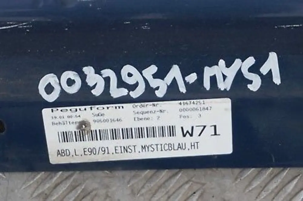 Sill strip side trim skirt left Mysticblau Blue para BMW E90 E91 con número de pieza 0032951 BMW E90 E91 Sill strip side trim skirt left Mysticblau Blue - SKU 0032951-MYS1 - Número de pieza 0032951