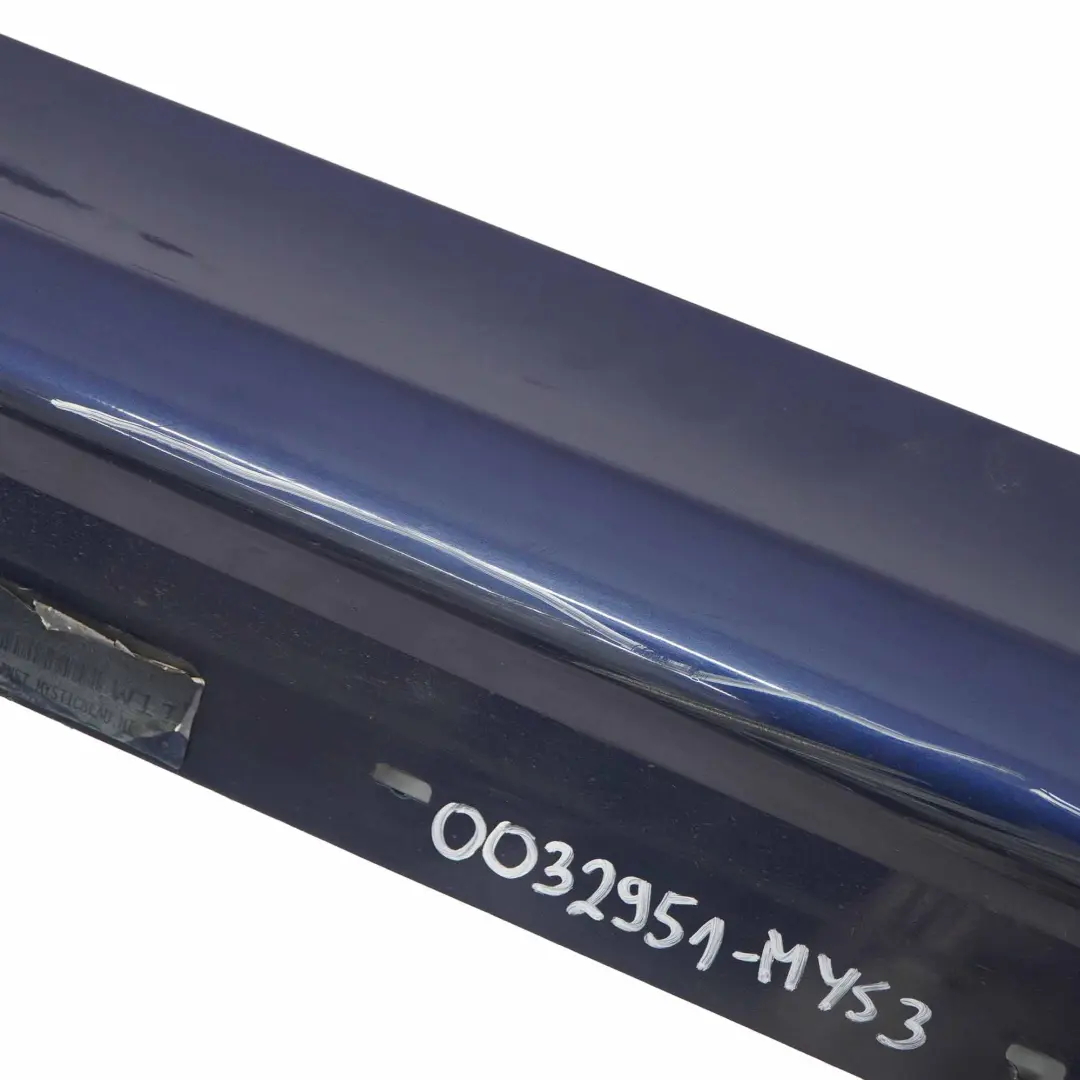 Listello Portiera Apertura Gonna SX Blu Mysticblau - A07 per BMW E90 E91 con numero di parte 0032951 BMW E90 E91 Listello Portiera Apertura Gonna SX Blu Mysticblau - A07 - SKU 0032951-MYS3 - Numero di parte 0032951