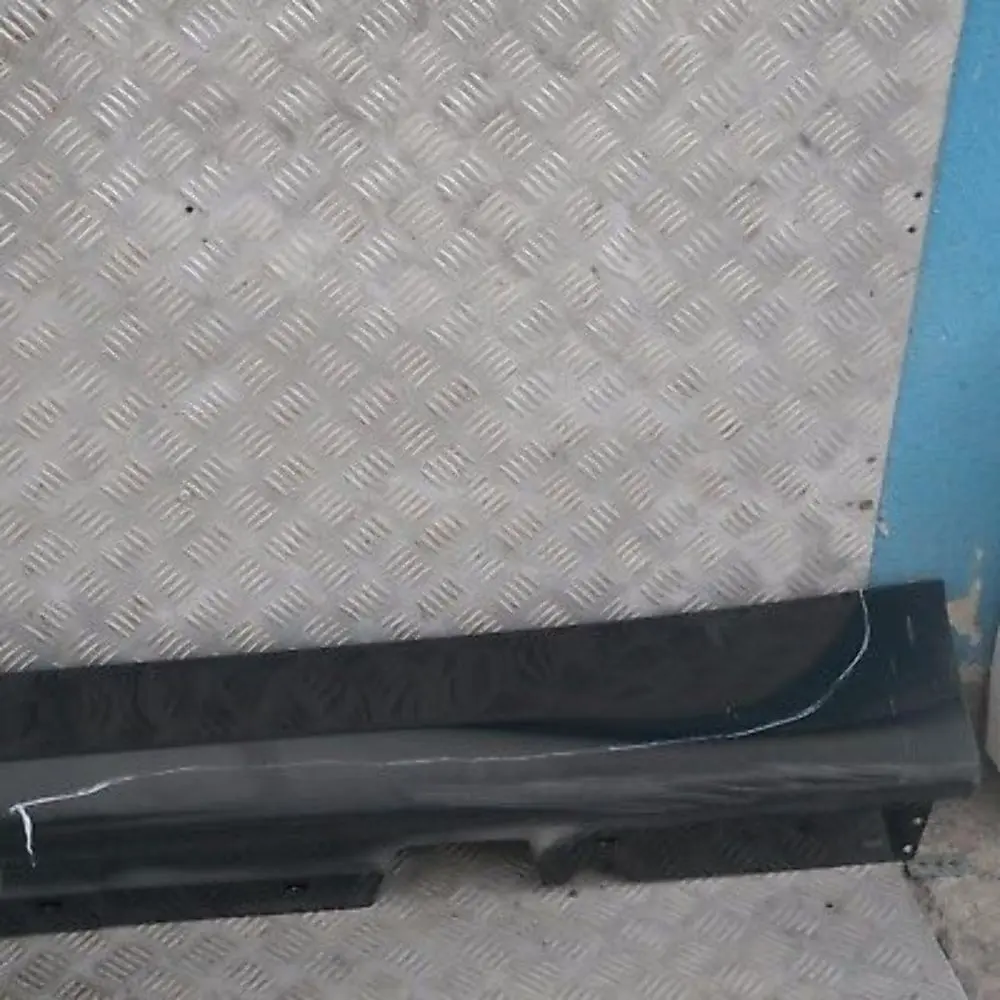 BMW E90 listwa nakładka próg lewy schwarz II 668 - SKU 0032951-SCH11 - Numer Części 32951