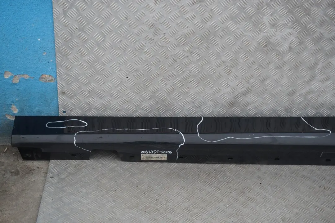Schwellerleiste Blende Schweller Links Schwarz 2 für BMW 3 er 16 E90 E91 mit Teilenummer 0032951 BMW 3 er 16 E90 E91 Schwellerleiste Blende Schweller Links Schwarz 2 - SKU 0032951-SCH16 - Teilenummer 0032951