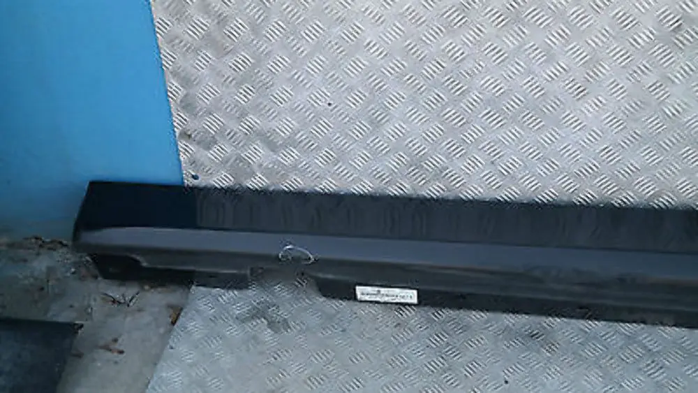 Sill Strip BMW E90 E91 Side Skirt Left N/S Schwarz Black 2 - 668 to with Part number 32951 Sill Strip BMW E90 E91 Side Skirt Left N/S Schwarz Black 2 - 668 - SKU 0032951-SCH4 - Part number 32951