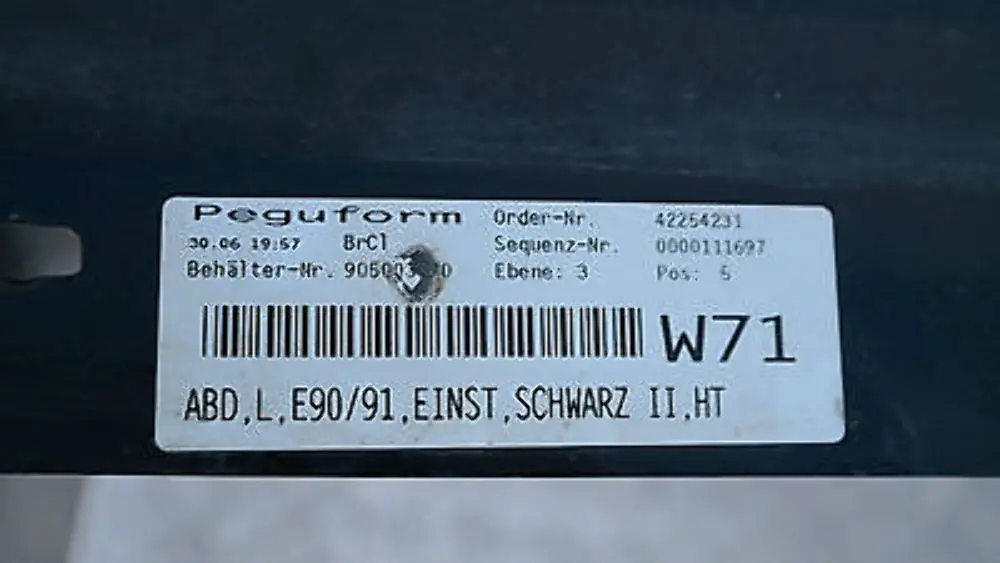 Striscia Davanzale BMW E90 E91 Gonna Laterale Sinistra Schwarz Nero 2 - 668 per con numero di parte 32951 Striscia Davanzale BMW E90 E91 Gonna Laterale Sinistra Schwarz Nero 2 - 668 - SKU 0032951-SCH4 - Numero di parte 32951