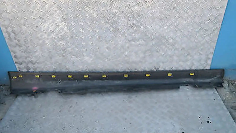 BMW E90 Próg Lewy Nakładka Listwa Progowa Czarny Czarna 00 - SKU 0032951-SCH4 - Numer Części 32951