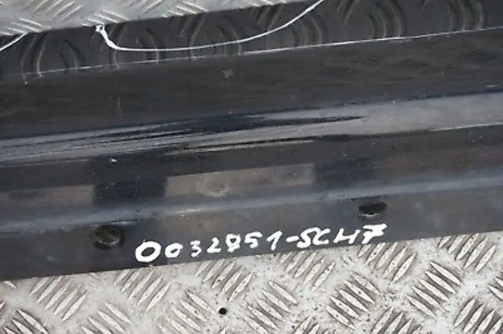 BMW E90 E91 Listello Portiera Apertura Gonna SX Nero 2 - SKU 0032951-SCH7 - Numero di parte 32951