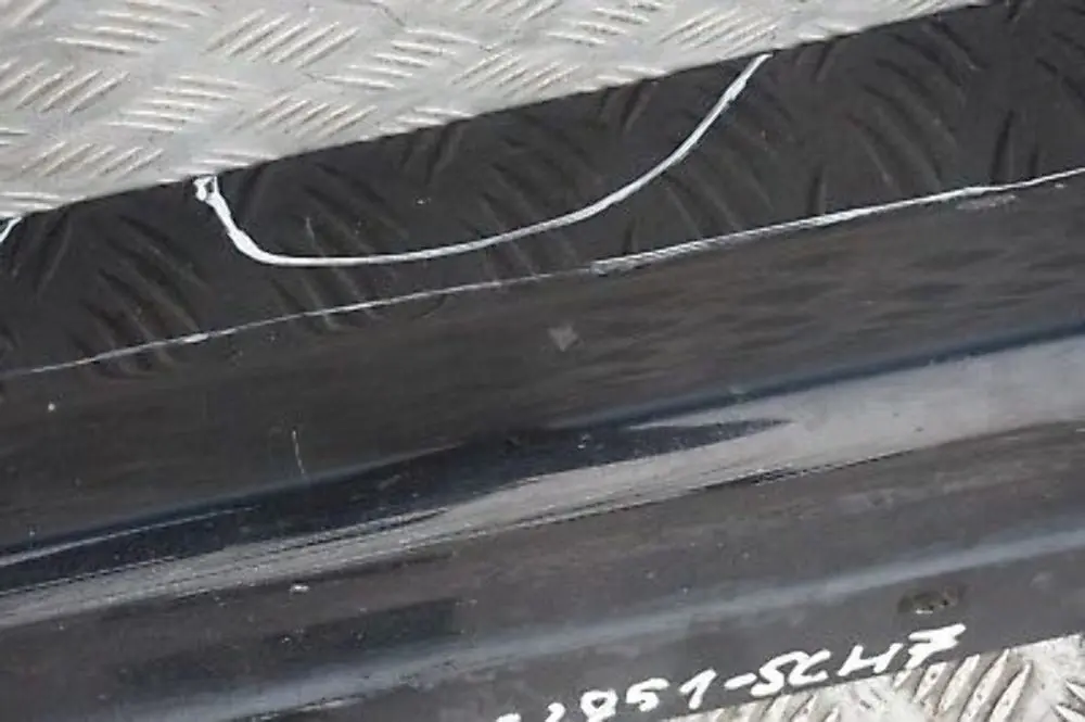 BMW E90 listwa nakładka próg lewa schwarz II 668 - SKU 0032951-SCH7 - Numer Części 32951