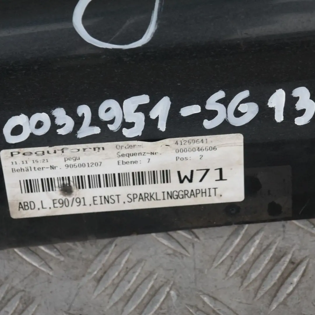 Gonna laterale Sill Strip sinistra Sparkling Graphite Metallic per BMW E90 E91 con numero di parte 32951 BMW E90 E91 Gonna laterale Sill Strip sinistra Sparkling Graphite Metallic - SKU 0032951-SG13 - Numero di parte 32951