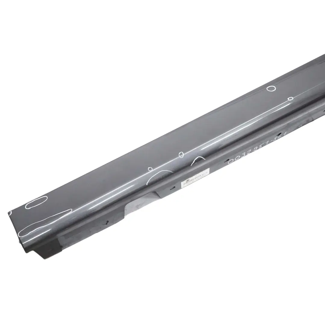 Sill Strip Side Trim Skirt Left Sparkling Graphite A22 para BMW E90 E91 con número de pieza 51770032951-SG1 BMW E90 E91 Sill Strip Side Trim Skirt Left Sparkling Graphite A22 - SKU 0032951-SG1 - Número de pieza 51770032951-SG1