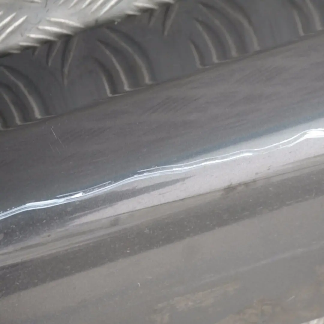 BMW E90 E91 Bas de Porte Couverture Seuil A Gauche Mousseux Graphite Metalique - SKU 0032951-SG28 - Numéro de pièce 32951