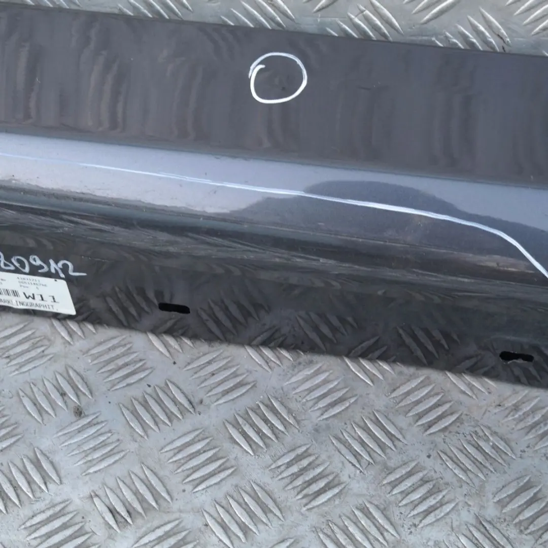 Listello Portiera Apertura Gonna SX Frizzante Grafite Metallico per BMW E90 E91 con numero di parte 51770032951 BMW E90 E91 Listello Portiera Apertura Gonna SX Frizzante Grafite Metallico - SKU 0032951-SG7 - Numero di parte 51770032951
