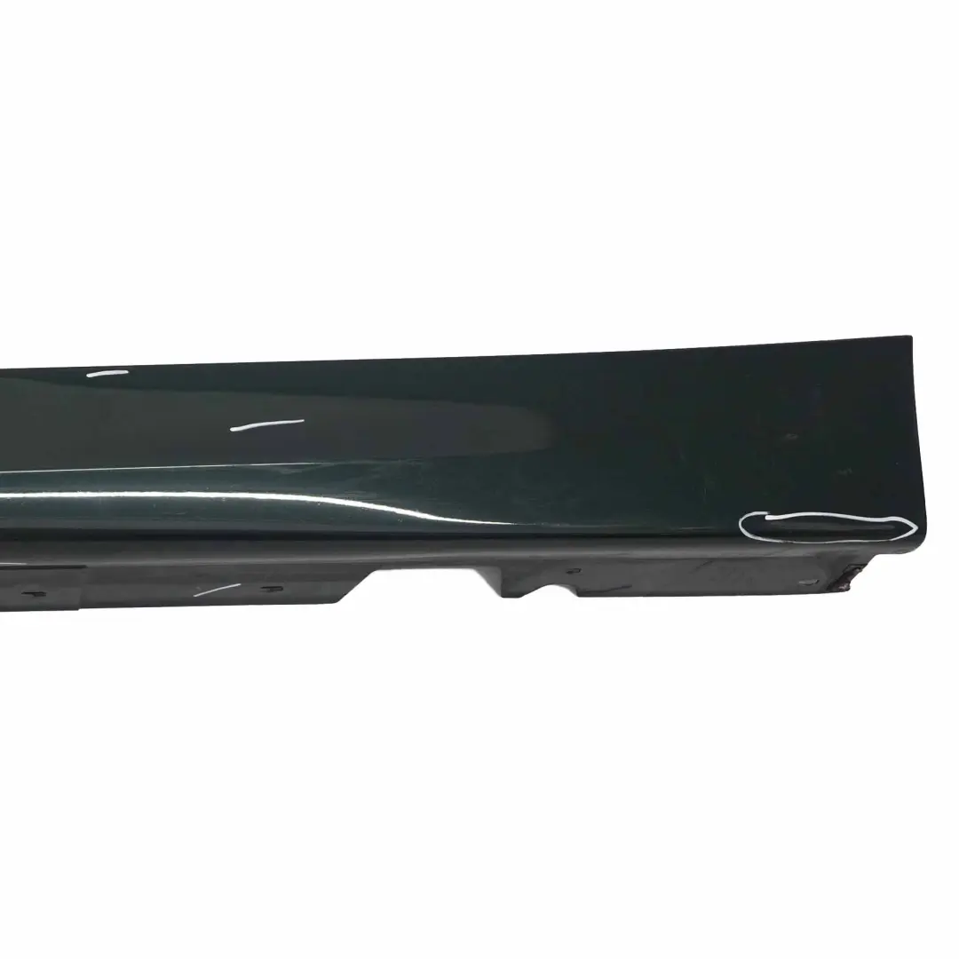 Listón de umbral Faldón lateral izquierdo Tiefgruen Deep Green para BMW E90 E91 con número de pieza 0032951 BMW E90 E91 Listón de umbral Faldón lateral izquierdo Tiefgruen Deep Green - SKU 0032951-TG - Número de pieza 0032951