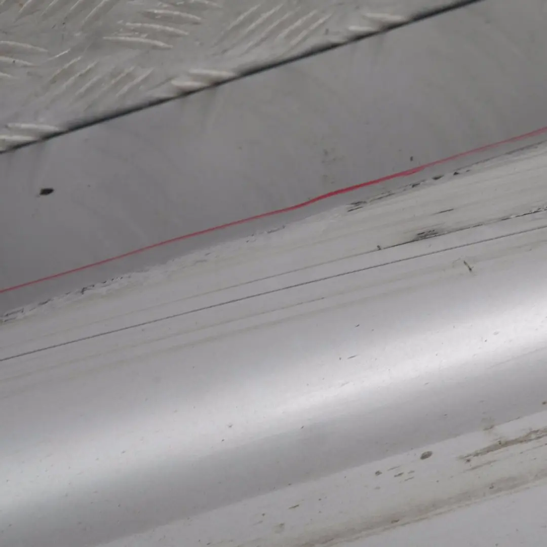 Schwellerleiste Blende Schweller links Titansilber Silber Metallic für BMW 3 E90 E91 mit Teilenummer 32951 BMW 3 E90 E91 Schwellerleiste Blende Schweller links Titansilber Silber Metallic - SKU 0032951-TS11 - Teilenummer 32951