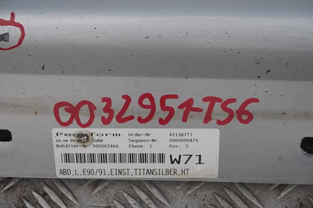BMW E90 E91 Listello Portiera Apertura Gonna SX Argento-Titanio IN Argento - SKU 0032951-TS6 - Numero di parte 32951