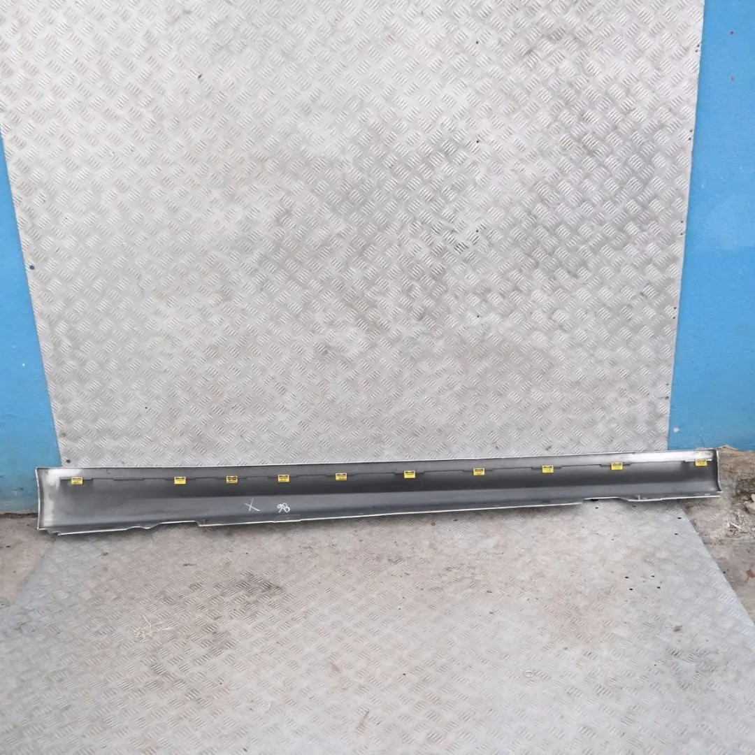 Bas de Porte Couverture Seuil a Gauche Argent Titane, Argent pour BMW 3 E90 E91 à propos du numéro de pièce 32951 BMW 3 E90 E91 Bas de Porte Couverture Seuil a Gauche Argent Titane, Argent - SKU 0032951-TS7 - Numéro de pièce 32951