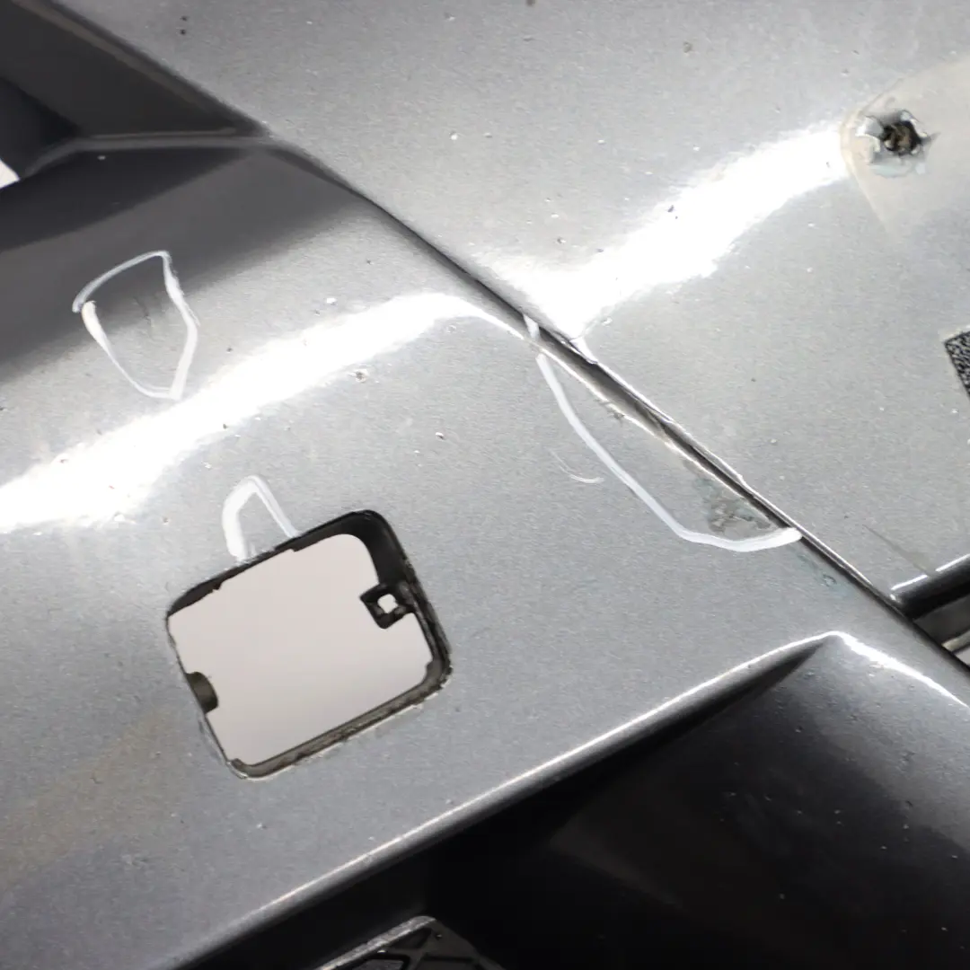 Zderzak Przedni Osłona Sparkling Graphite Metallic - A22 do BMW E90 E91 o numerze 0033167 BMW E90 E91 Zderzak Przedni Osłona Sparkling Graphite Metallic - A22 - SKU 0033167-SG5 - Numer Części 0033167