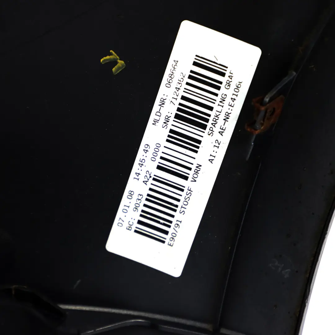 Zderzak Przedni Osłona Sparkling Graphite Metallic - A22 do BMW E90 E91 o numerze 0033167 BMW E90 E91 Zderzak Przedni Osłona Sparkling Graphite Metallic - A22 - SKU 0033167-SG5 - Numer Części 0033167