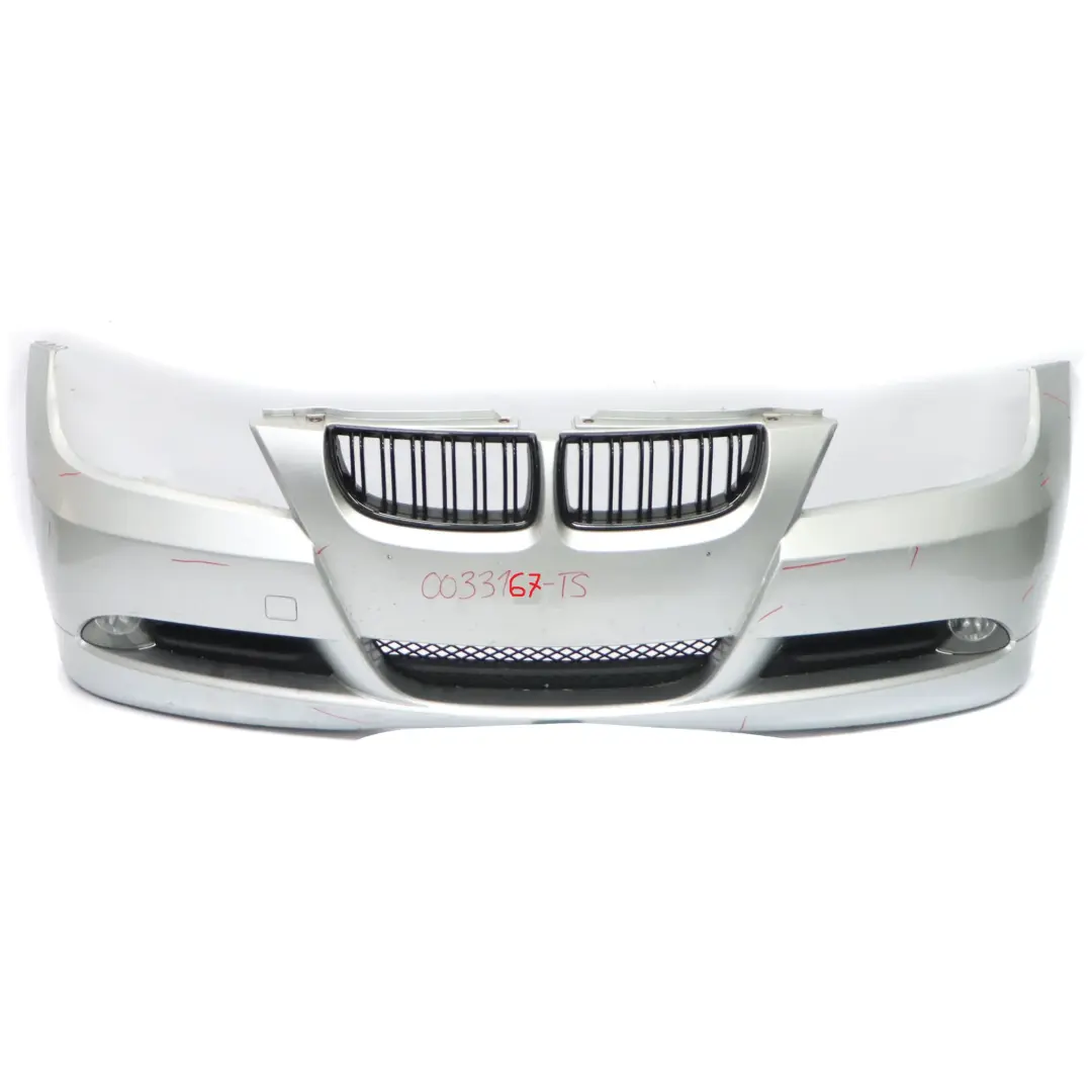 Zderzak Przedni Przód Titansilber Srebrny Metalik - 354 do BMW E90 o numerze 0033167 BMW E90 Zderzak Przedni Przód Titansilber Srebrny Metalik - 354 - SKU 0033167-TS - Numer Części 0033167