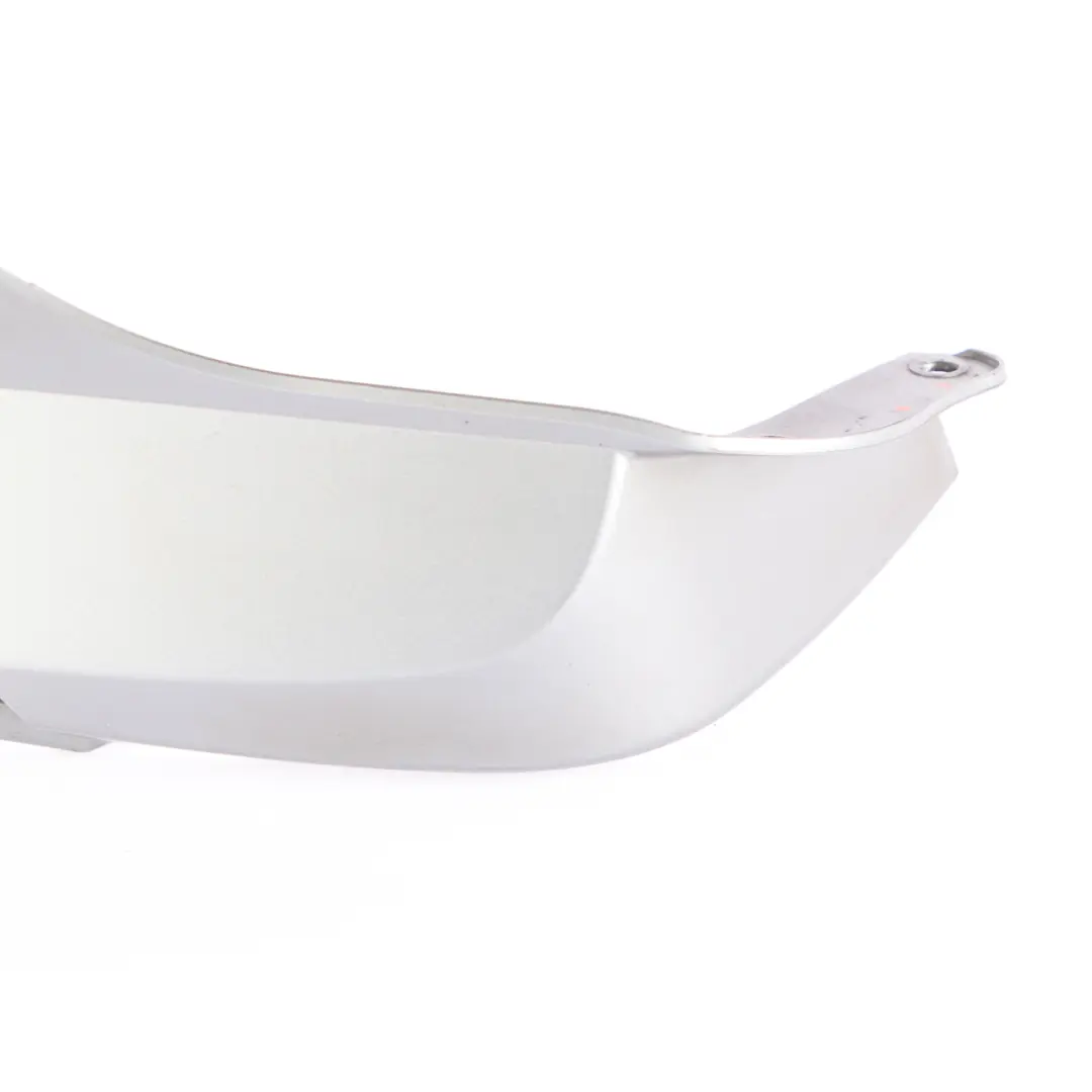 Cache Feu Arrière Gauche Silbergrau Silver Grey - A08 pour BMW Z4 E85 à propos du numéro de pièce 0033347 BMW Z4 E85 Cache Feu Arrière Gauche Silbergrau Silver Grey - A08 - SKU 0033347-SBG - Numéro de pièce 0033347