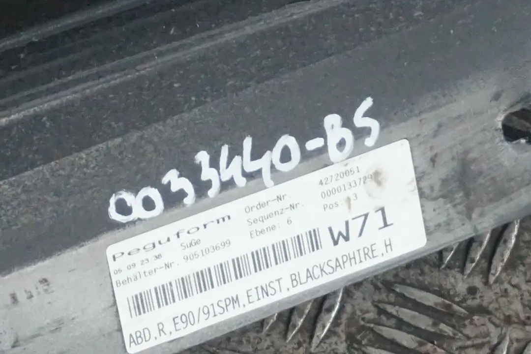 listwa próg prawy black saphire M-Pakiet do BMW E90 o numerze 0033440 BMW E90 listwa próg prawy black saphire M-Pakiet - SKU 0033440-BS - Numer Części 0033440