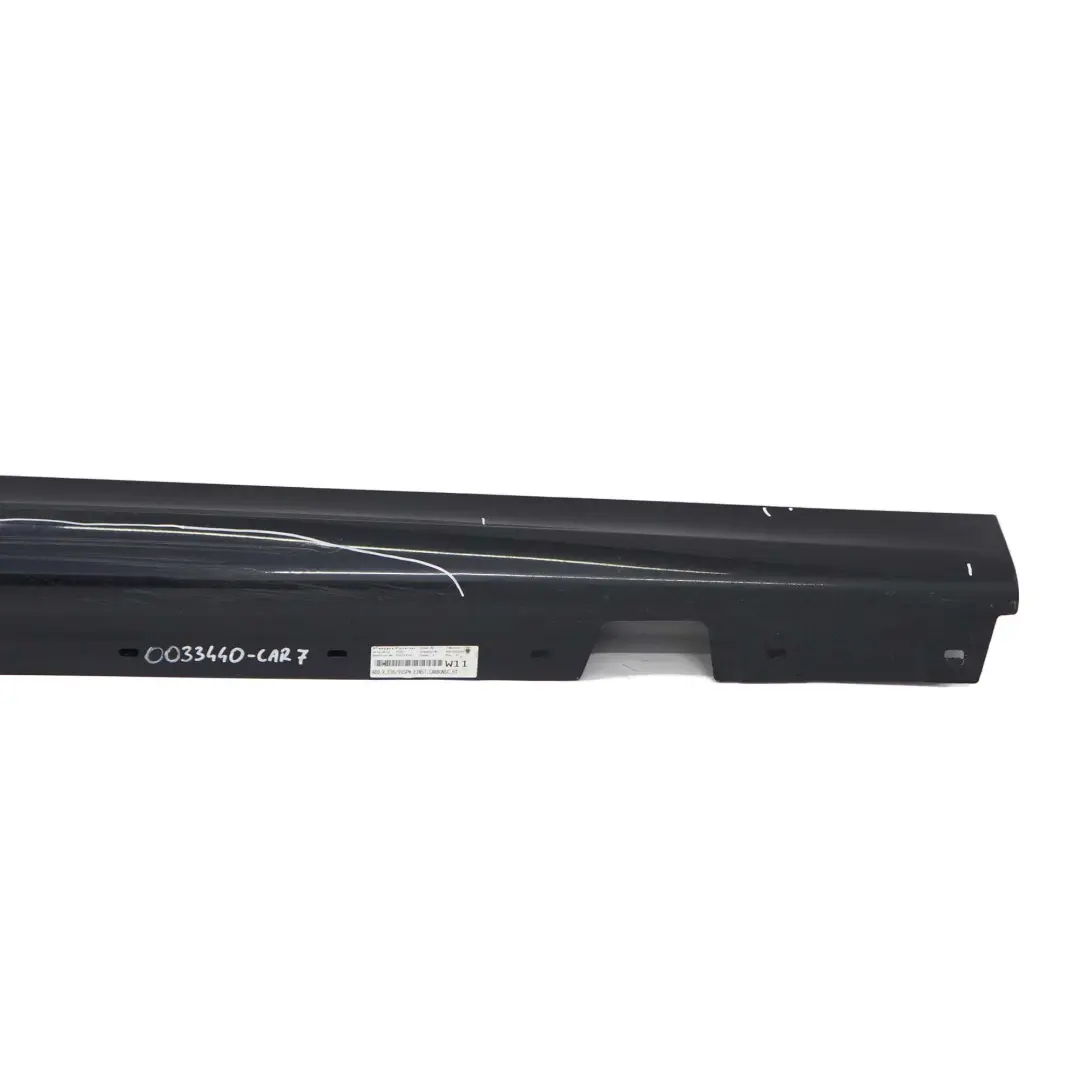 Gonna Laterale Destra Carbonschwarz Black 416 per BMW E90 E91 M Sport con numero di parte 0033440 BMW E90 E91 M Sport Gonna Laterale Destra Carbonschwarz Black 416 - SKU 0033440-CAR7 - Numero di parte 0033440