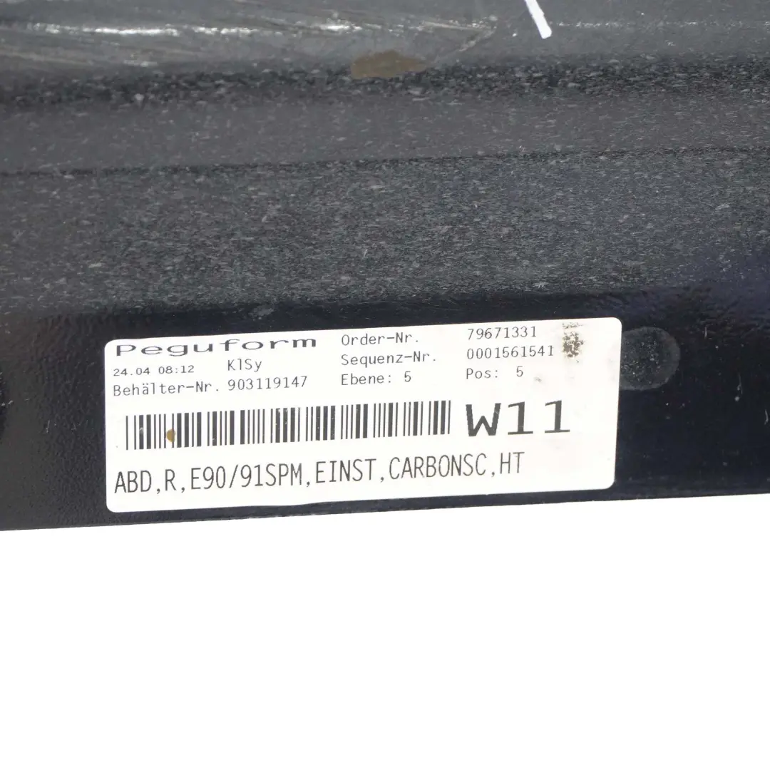 Gonna Laterale Destra Carbonschwarz Black 416 per BMW E90 E91 M Sport con numero di parte 0033440 BMW E90 E91 M Sport Gonna Laterale Destra Carbonschwarz Black 416 - SKU 0033440-CAR7 - Numero di parte 0033440