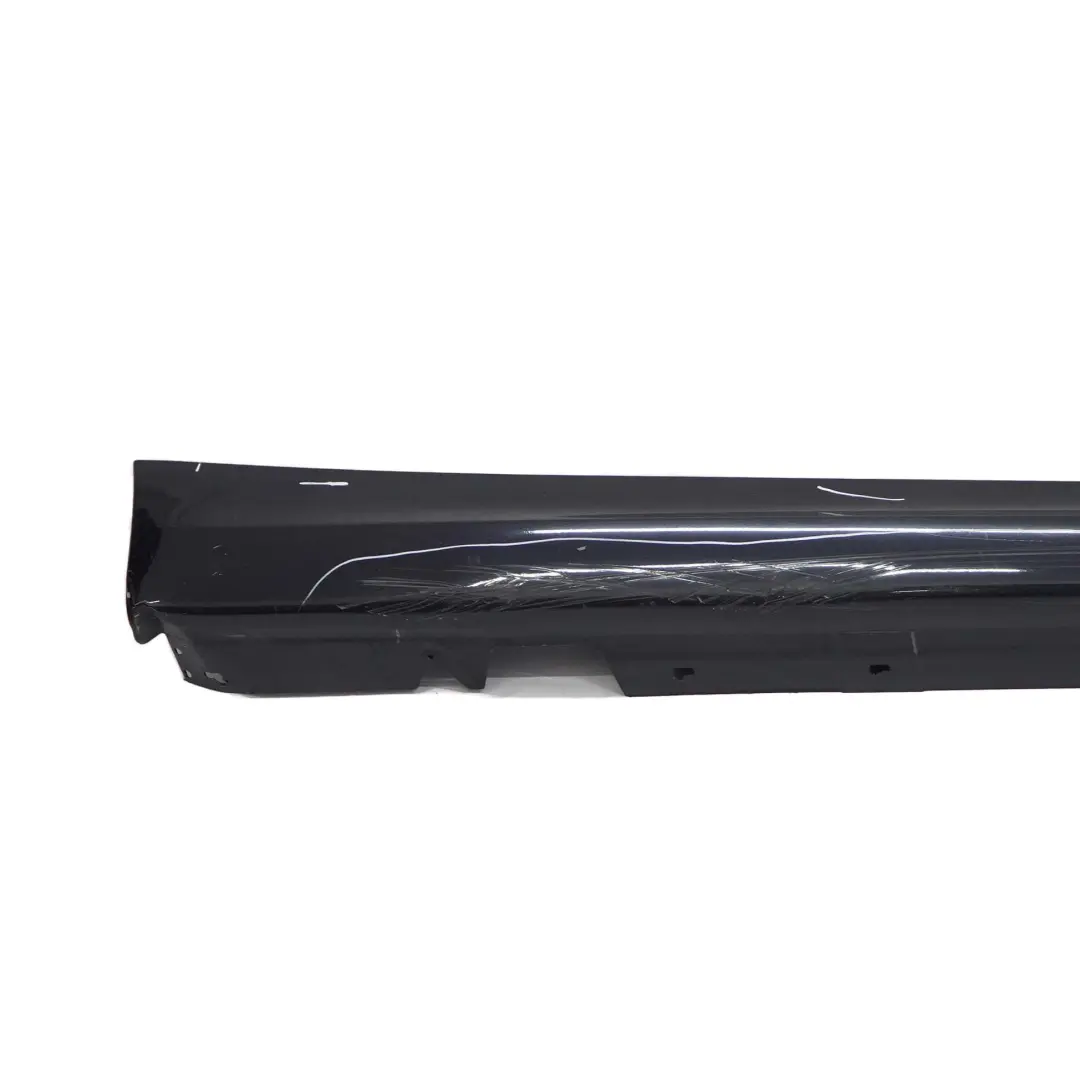 Gonna Laterale Destra Carbonschwarz Black 416 per BMW E90 E91 M Sport con numero di parte 0033440 BMW E90 E91 M Sport Gonna Laterale Destra Carbonschwarz Black 416 - SKU 0033440-CAR7 - Numero di parte 0033440