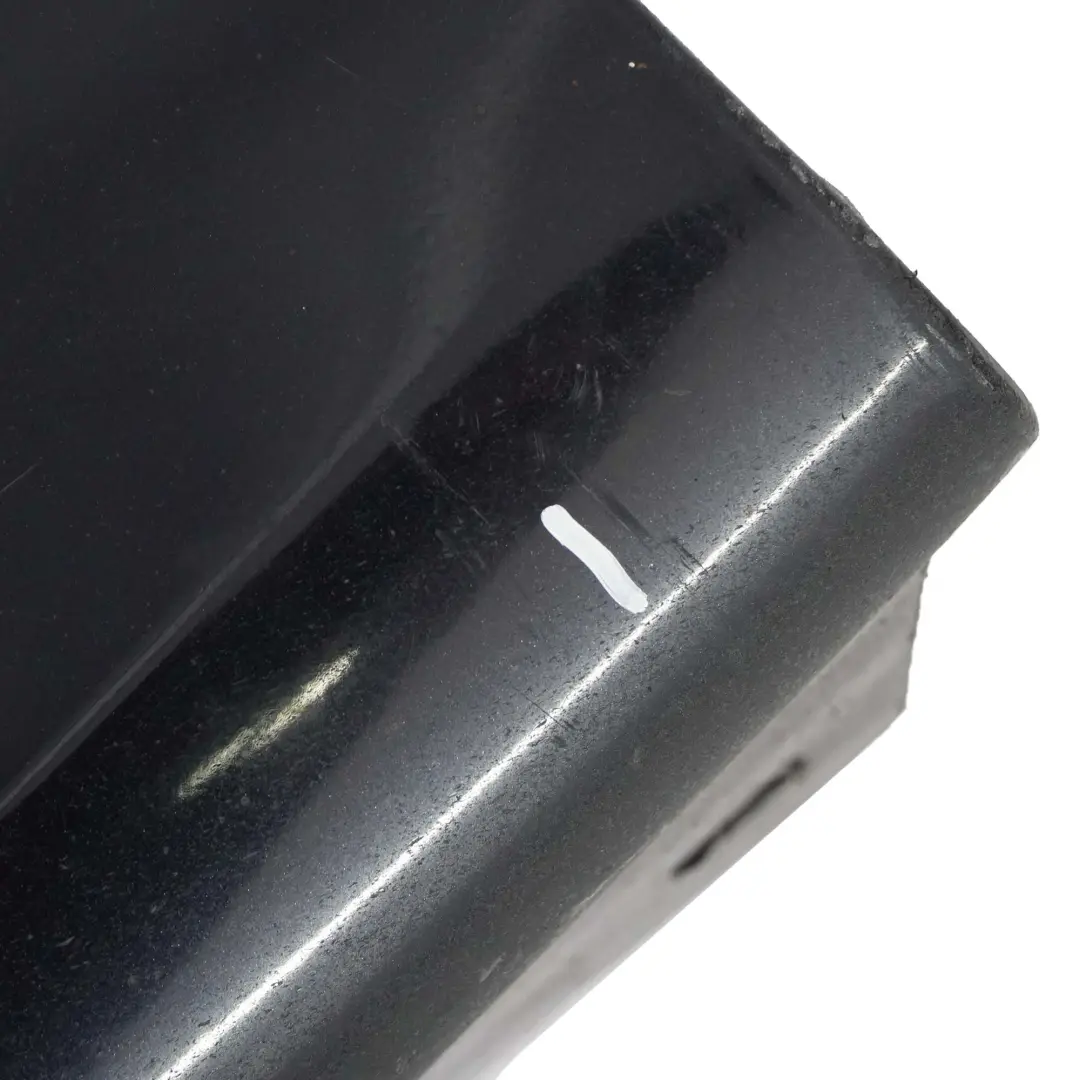 Gonna Laterale Destra Carbonschwarz Black 416 per BMW E90 E91 M Sport con numero di parte 0033440 BMW E90 E91 M Sport Gonna Laterale Destra Carbonschwarz Black 416 - SKU 0033440-CAR7 - Numero di parte 0033440