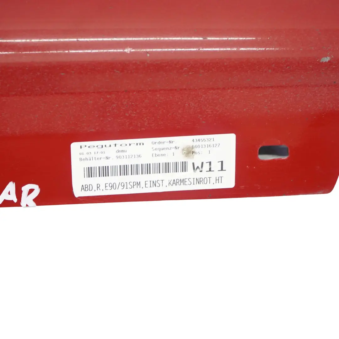 Sill Strip Faldon Lateral Derecho Karmesinrot Rojo - A61 para BMW E90 E91 M Sport con número de pieza 0033440 BMW E90 E91 M Sport Sill Strip Faldon Lateral Derecho Karmesinrot Rojo - A61 - SKU 0033440-KAR - Número de pieza 0033440