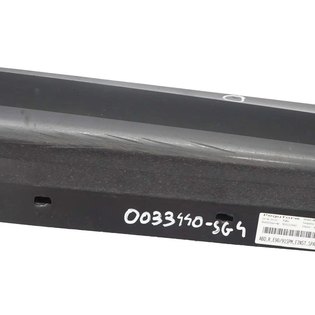 Faldon lateral M Sport Sill Strip Derecho Sparkling Graphite - A22 para BMW E90 con número de pieza 0033440 BMW E90 Faldon lateral M Sport Sill Strip Derecho Sparkling Graphite - A22 - SKU 0033440-SG4 - Número de pieza 0033440