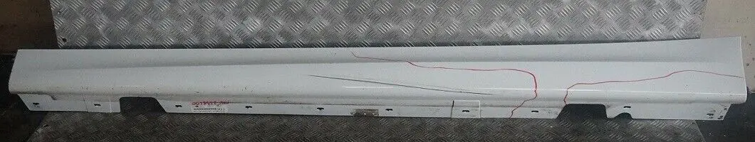 BMW E90 E91 M Sport Listello Portiera Apertura Gonna SX Bianco Alpino Bianco - SKU 0033441-AW - Numero di parte 0033441