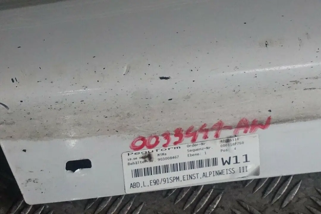 listwa próg lewy alpinweiss M-Pakiet do BMW E90 o numerze 0033441 BMW E90 listwa próg lewy alpinweiss M-Pakiet - SKU 0033441-AW - Numer Części 0033441