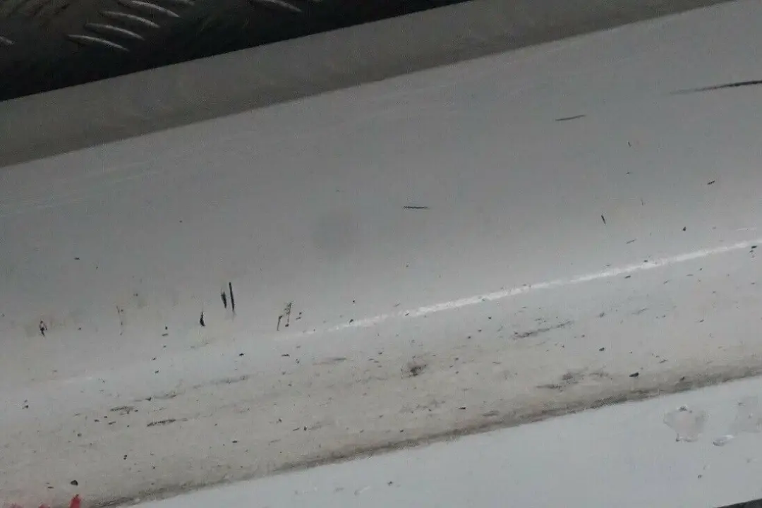 listwa próg lewy alpinweiss M-Pakiet do BMW E90 o numerze 0033441 BMW E90 listwa próg lewy alpinweiss M-Pakiet - SKU 0033441-AW - Numer Części 0033441