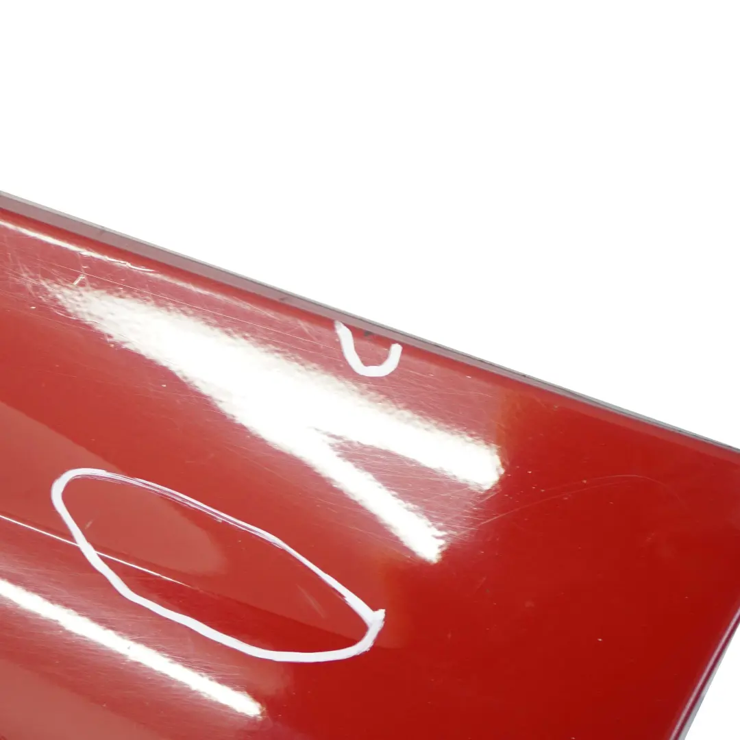 Sill Strip Faldon Lateral Izquierdo Karmesinrot Rojo - A61 para BMW E90 E91 M Sport con número de pieza 0033441 BMW E90 E91 M Sport Sill Strip Faldon Lateral Izquierdo Karmesinrot Rojo - A61 - SKU 0033441-KAR - Número de pieza 0033441