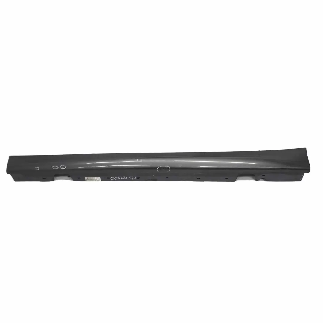 Sill Strip Side Skirt Sinistra Sparkling Graphite - A22 per BMW E90 E91 M Sport con numero di parte 0033441 BMW E90 E91 M Sport Sill Strip Side Skirt Sinistra Sparkling Graphite - A22 - SKU 0033441-SG1 - Numero di parte 0033441