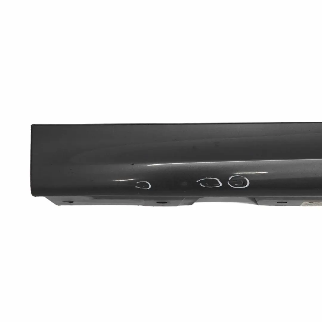 Sill Strip Side Skirt Sinistra Sparkling Graphite - A22 per BMW E90 E91 M Sport con numero di parte 0033441 BMW E90 E91 M Sport Sill Strip Side Skirt Sinistra Sparkling Graphite - A22 - SKU 0033441-SG1 - Numero di parte 0033441