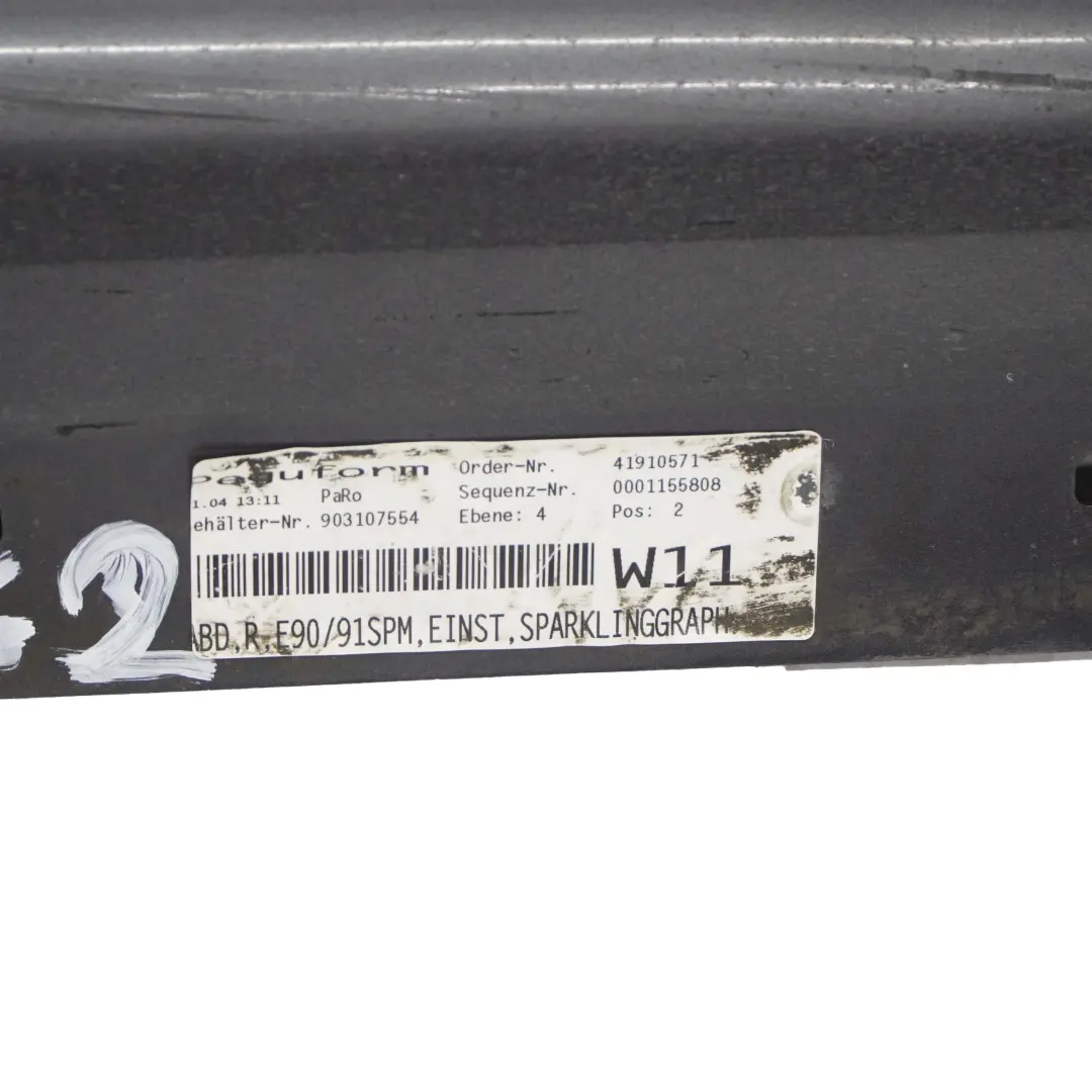Listello Portiera Apertura Gonna SX Grafite Brillante A22 per BMW E90 E91 M Sport con numero di parte 0033441 BMW E90 E91 M Sport Listello Portiera Apertura Gonna SX Grafite Brillante A22 - SKU 0033441-SG3 - Numero di parte 0033441