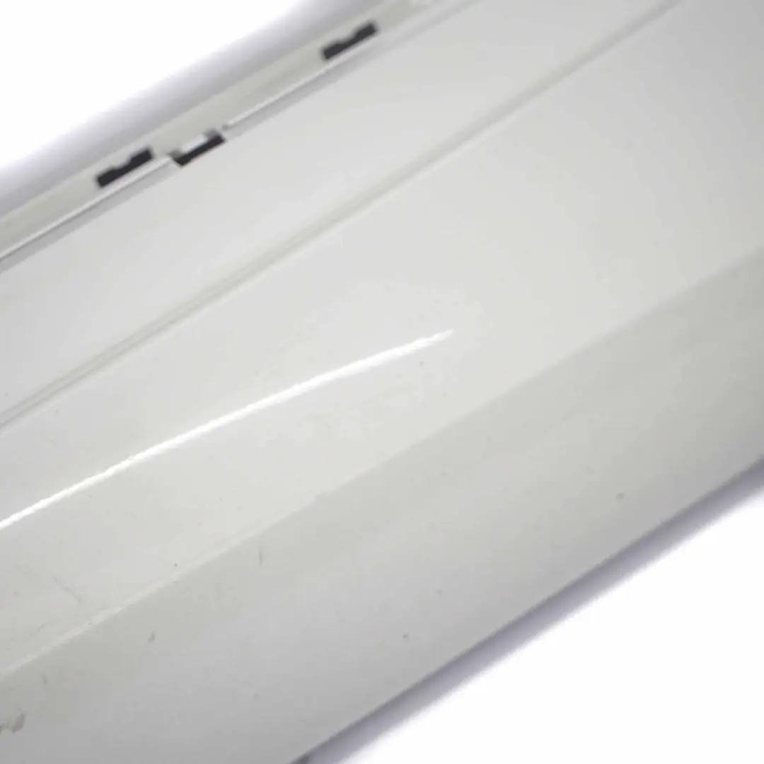 Striscia davanzale lato destro M Sport Alpinweiss Alpine White 300 per BMW E87 LCI con numero di parte 0033556 BMW E87 LCI Striscia davanzale lato destro M Sport Alpinweiss Alpine White 300 - SKU 0033556-AW1 - Numero di parte 0033556