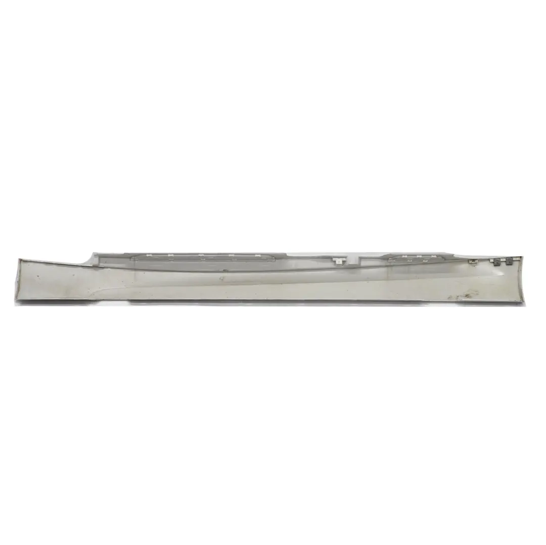 Baguette de seuil latérale droite M Sport Alpinweiss White 300 pour BMW E87 LCI à propos du numéro de pièce 0033556 BMW E87 LCI Baguette de seuil latérale droite M Sport Alpinweiss White 300 - SKU 0033556-AW2 - Numéro de pièce 0033556