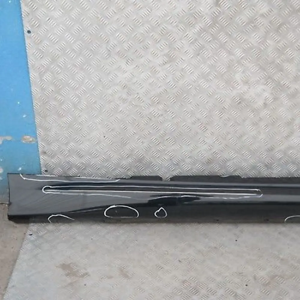 Schwellerleiste Blende Schweller rechts Black Sapphire für BMW 1 E87 LCI 1 M Sport mit Teilenummer 33556 BMW 1 E87 LCI 1 M Sport Schwellerleiste Blende Schweller rechts Black Sapphire - SKU 0033556-BS1 - Teilenummer 33556