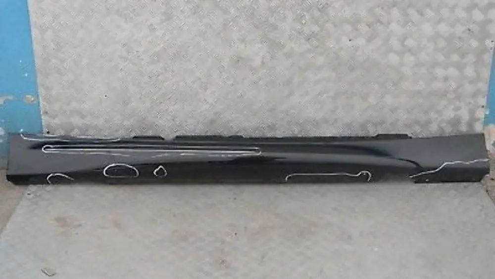 BMW E87 LCI M Sport Bas de Porte Couverture Seuil Droite Noir Saphir - SKU 0033556-BS1 - Numéro de pièce 33556