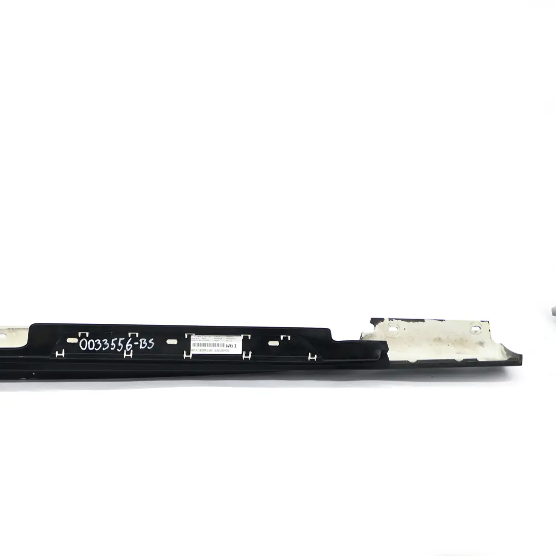 Sill Strip Faldón Lateral Derecho Negro Zafiro 475 para BMW E87 LCI M Sport con número de pieza 0033556 BMW E87 LCI M Sport Sill Strip Faldón Lateral Derecho Negro Zafiro 475 - SKU 0033556-BS - Número de pieza 0033556