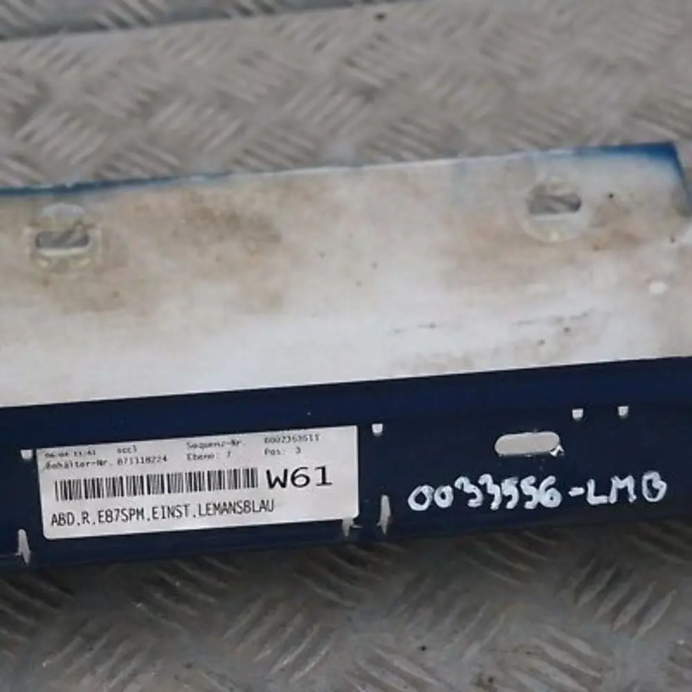 Schwellerleiste Blende Schweller rechts Le Mans Blau für BMW 1 er E87 LCI M Sport mit Teilenummer 51770033556-LMB1 BMW 1 er E87 LCI M Sport Schwellerleiste Blende Schweller rechts Le Mans Blau - SKU 0033556-LMB - Teilenummer 51770033556-LMB1