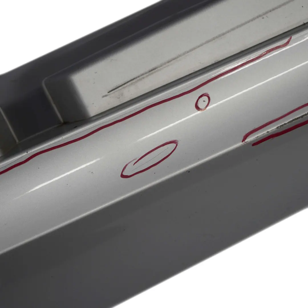 Bas de Porte Couverture Seuil Droite Argent Titane - 354 pour BMW E87 M Sport à propos du numéro de pièce 0033556 BMW E87 M Sport Bas de Porte Couverture Seuil Droite Argent Titane - 354 - SKU 0033556-TS - Numéro de pièce 0033556