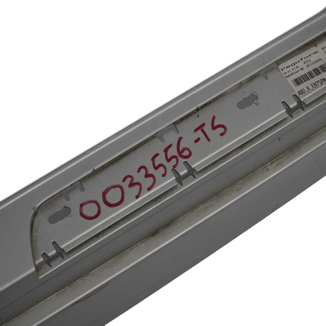 Sill Strip Faldon Lateral Derecho Titansilber Plata - 354 para BMW E87 M Sport con número de pieza 0033556 BMW E87 M Sport Sill Strip Faldon Lateral Derecho Titansilber Plata - 354 - SKU 0033556-TS - Número de pieza 0033556