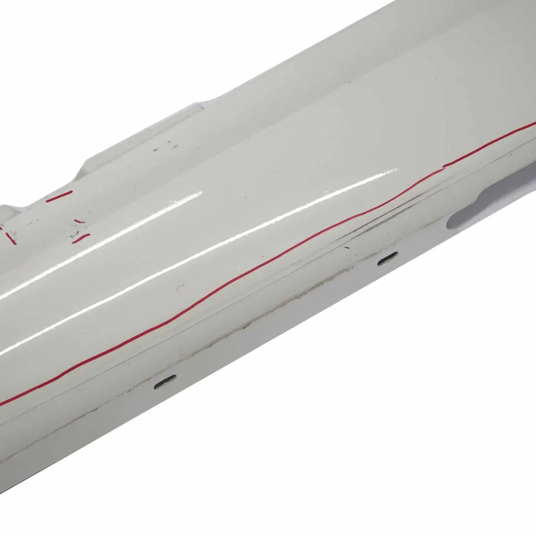 Bande de Jupe M Sport Gauche Alpinweiss Blanc Alpin - 300 pour BMW E87 à propos du numéro de pièce 0033557 BMW E87 Bande de Jupe M Sport Gauche Alpinweiss Blanc Alpin - 300 - SKU 0033557-AW1 - Numéro de pièce 0033557