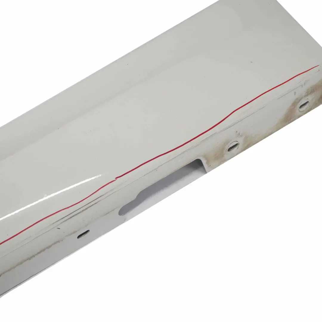 Gonna laterale M Sport Sill sinistra Alpinweiss Alpine White - 300 per BMW E87 con numero di parte 0033557 BMW E87 Gonna laterale M Sport Sill sinistra Alpinweiss Alpine White - 300 - SKU 0033557-AW1 - Numero di parte 0033557