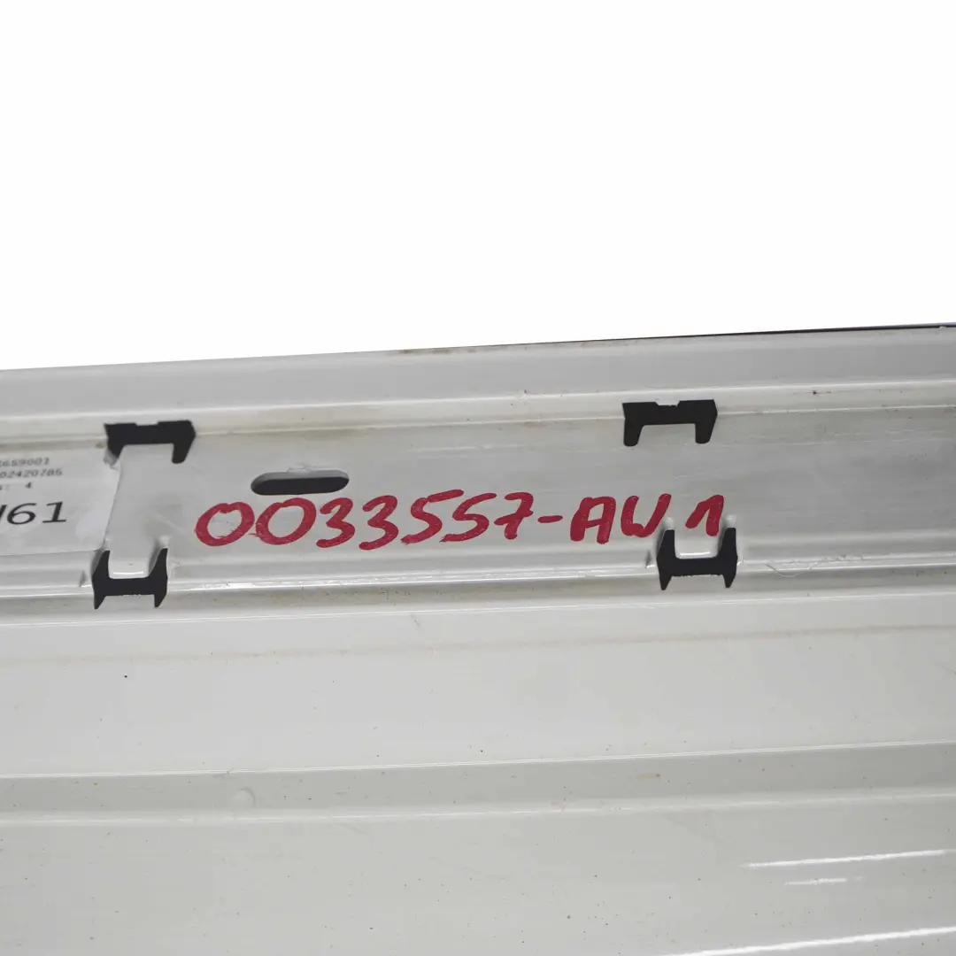 Gonna laterale M Sport Sill sinistra Alpinweiss Alpine White - 300 per BMW E87 con numero di parte 0033557 BMW E87 Gonna laterale M Sport Sill sinistra Alpinweiss Alpine White - 300 - SKU 0033557-AW1 - Numero di parte 0033557