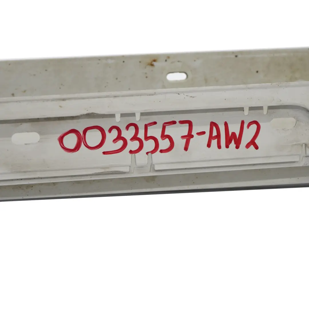 Bande M Sport Gauche Alpinweiss Blanc Alpin - 300 pour BMW E87 à propos du numéro de pièce 0033557 BMW E87 Bande M Sport Gauche Alpinweiss Blanc Alpin - 300 - SKU 0033557-AW2 - Numéro de pièce 0033557