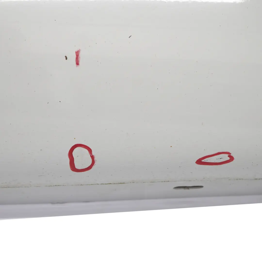 Gonna laterale M Sport Sill sinistra Alpinweiss Alpine White - 300 per BMW E87 con numero di parte 0033557 BMW E87 Gonna laterale M Sport Sill sinistra Alpinweiss Alpine White - 300 - SKU 0033557-AW2 - Numero di parte 0033557