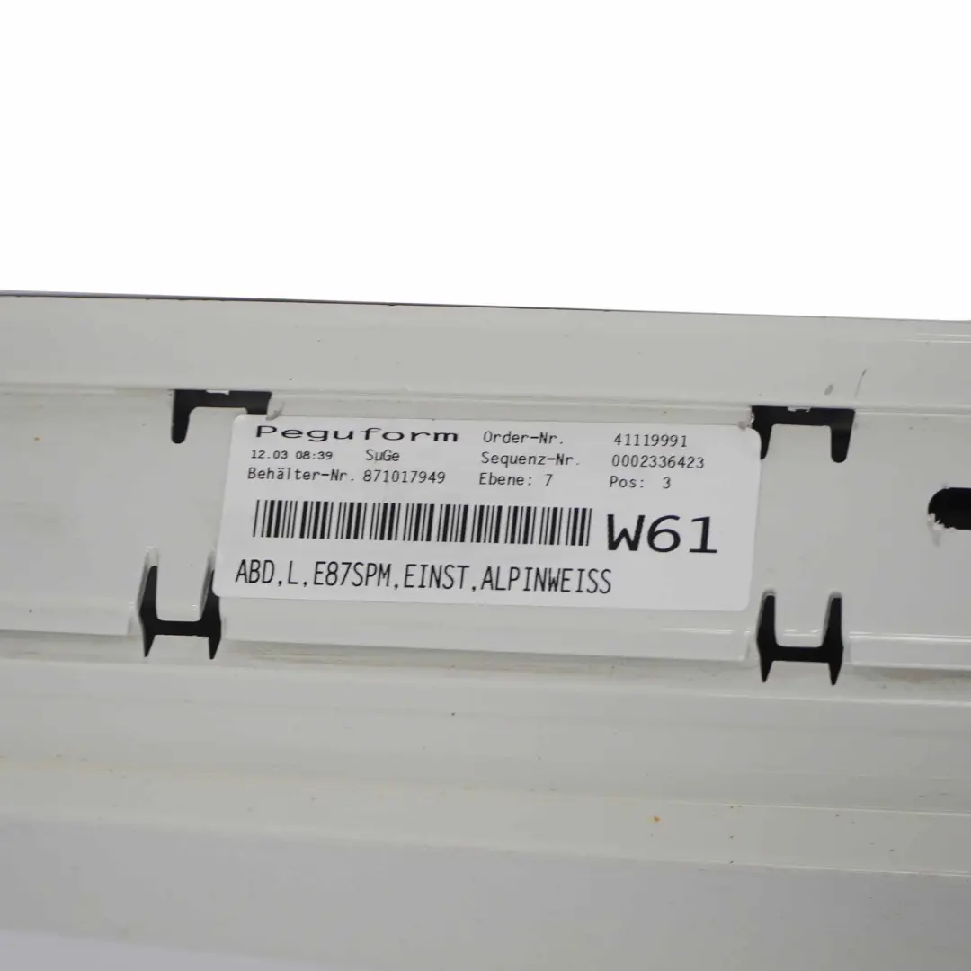 Gonna laterale M Sport Sill sinistra Alpinweiss Alpine White - 300 per BMW E87 con numero di parte 0033557 BMW E87 Gonna laterale M Sport Sill sinistra Alpinweiss Alpine White - 300 - SKU 0033557-AW - Numero di parte 0033557