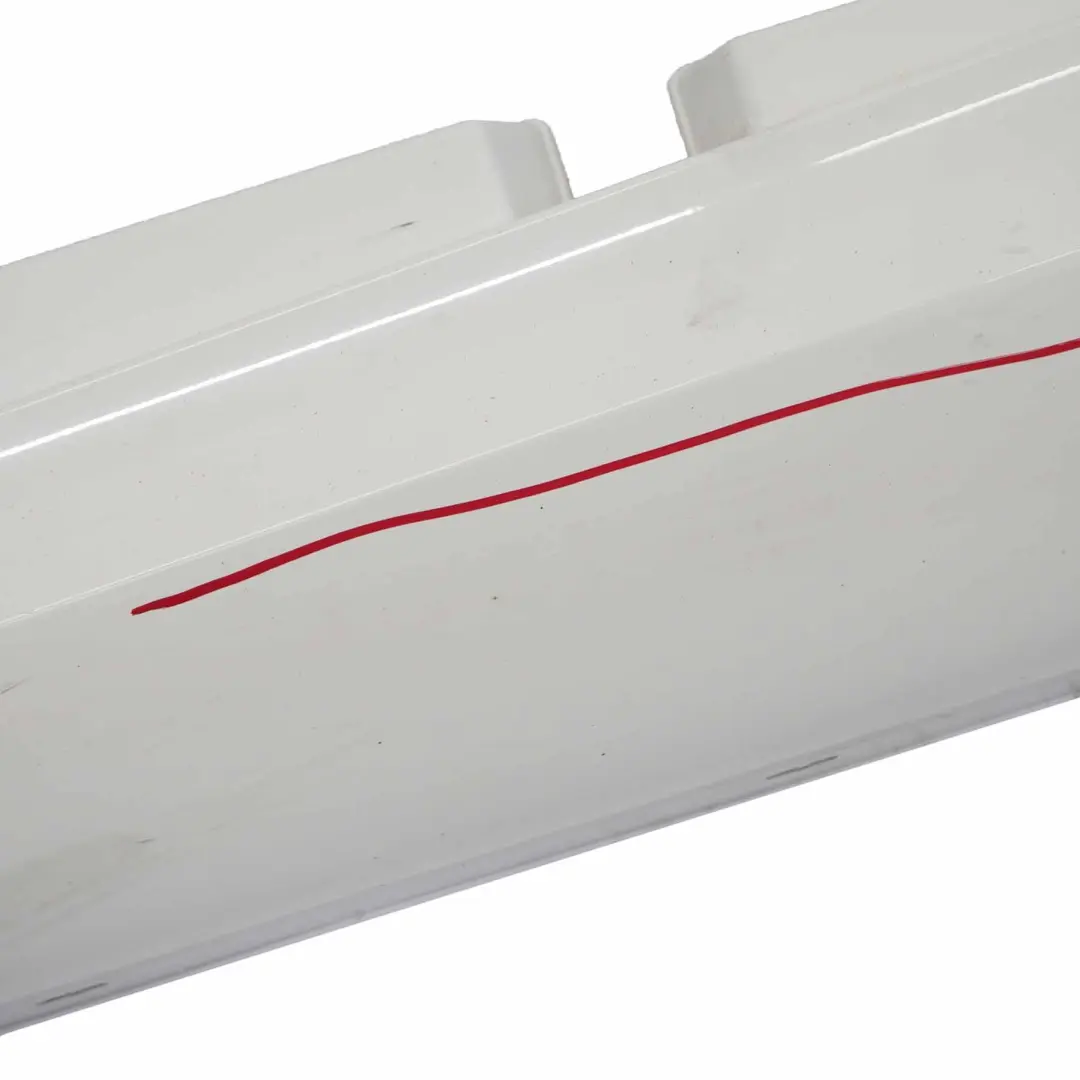 Gonna laterale M Sport Sill sinistra Alpinweiss Alpine White - 300 per BMW E87 con numero di parte 0033557 BMW E87 Gonna laterale M Sport Sill sinistra Alpinweiss Alpine White - 300 - SKU 0033557-AW - Numero di parte 0033557